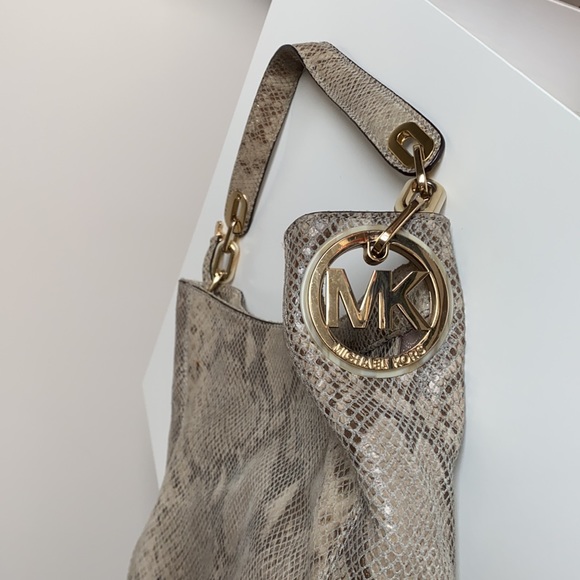 Michael Kors large snakeskin shoulder bag - Picture 2 of 2